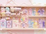 推し活棚レイアウト10選でおしゃれな部屋作り